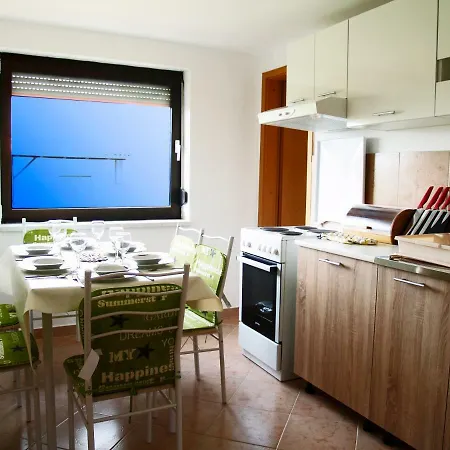 Holiday Paloma Apartment Pasman